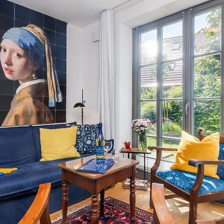 Vermeer Apartment