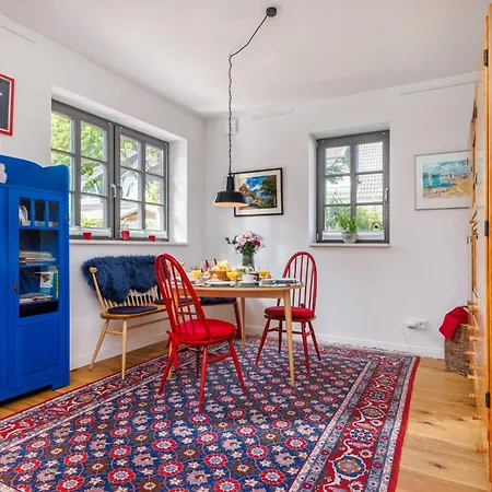 Vermeer Apartment *